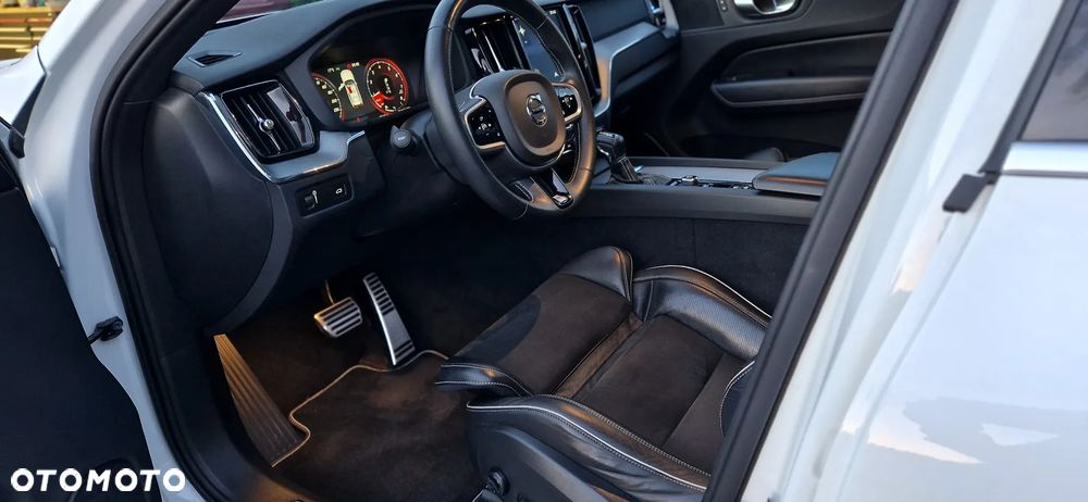 Volvo XC 60 T5 GPF AWD R-Design - 24