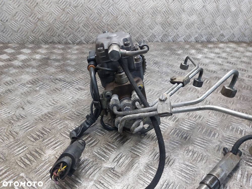 POMPA WTRYSKOWA + WTRYSKIWACZE AUDI A3 8L 1.9 TDI 038130107D 038130202B - 8