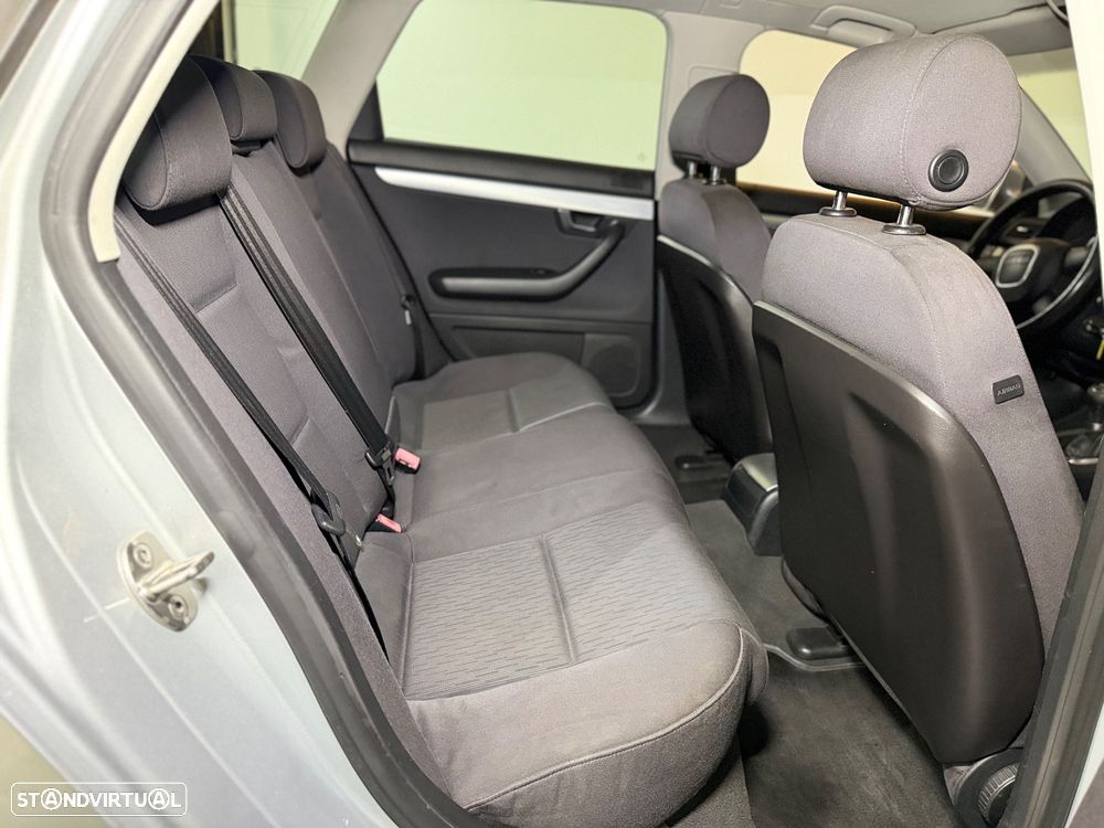 Audi A4 Avant 2.0 TDI DPF - 11