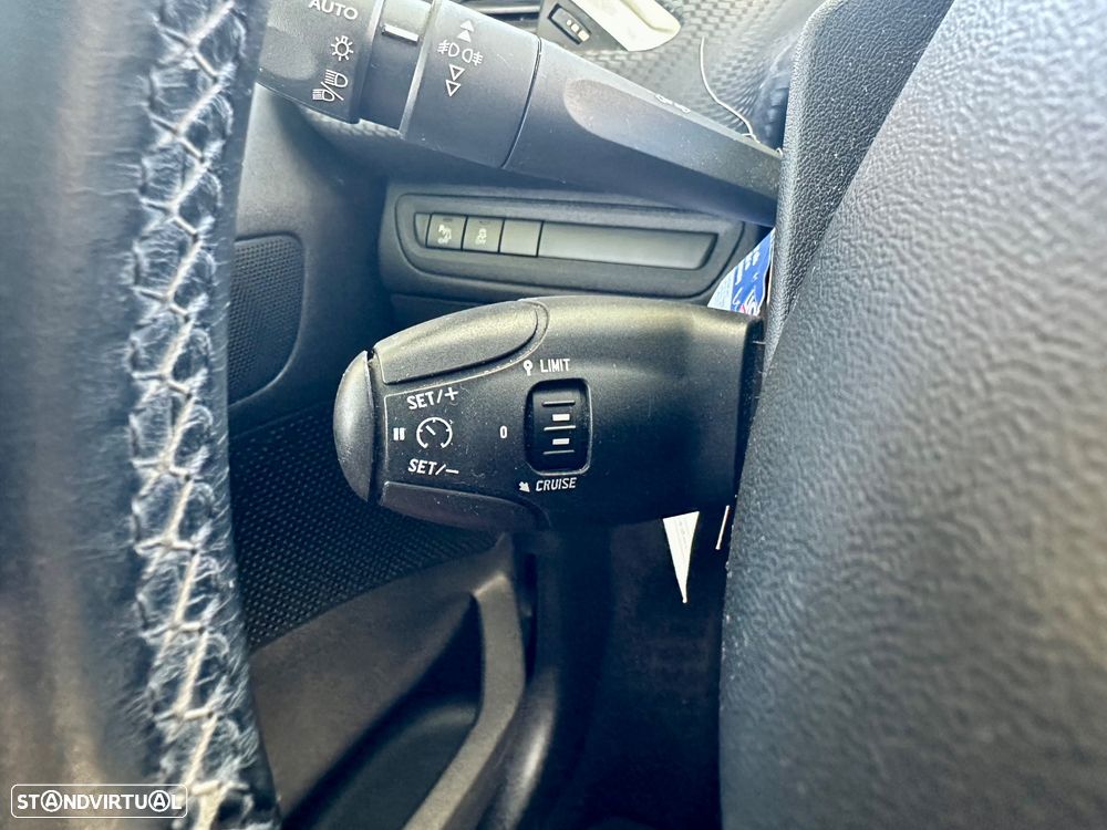 Peugeot 208 1.2 VTi Allure - 34
