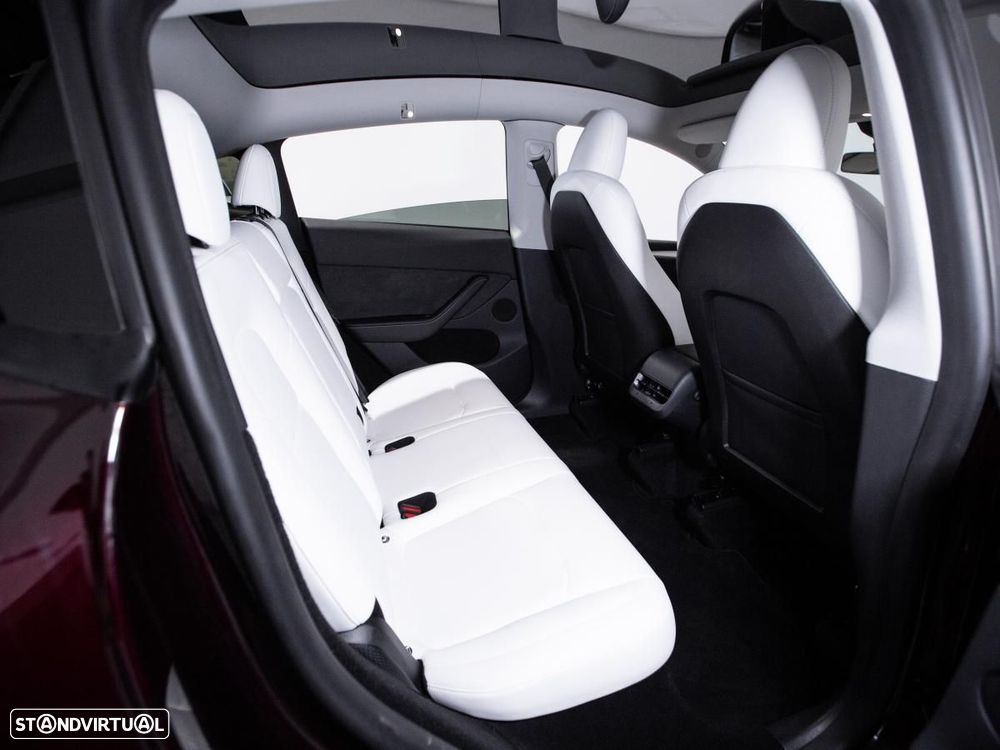 Tesla Model Y Performance Dual Motor AWD - 13