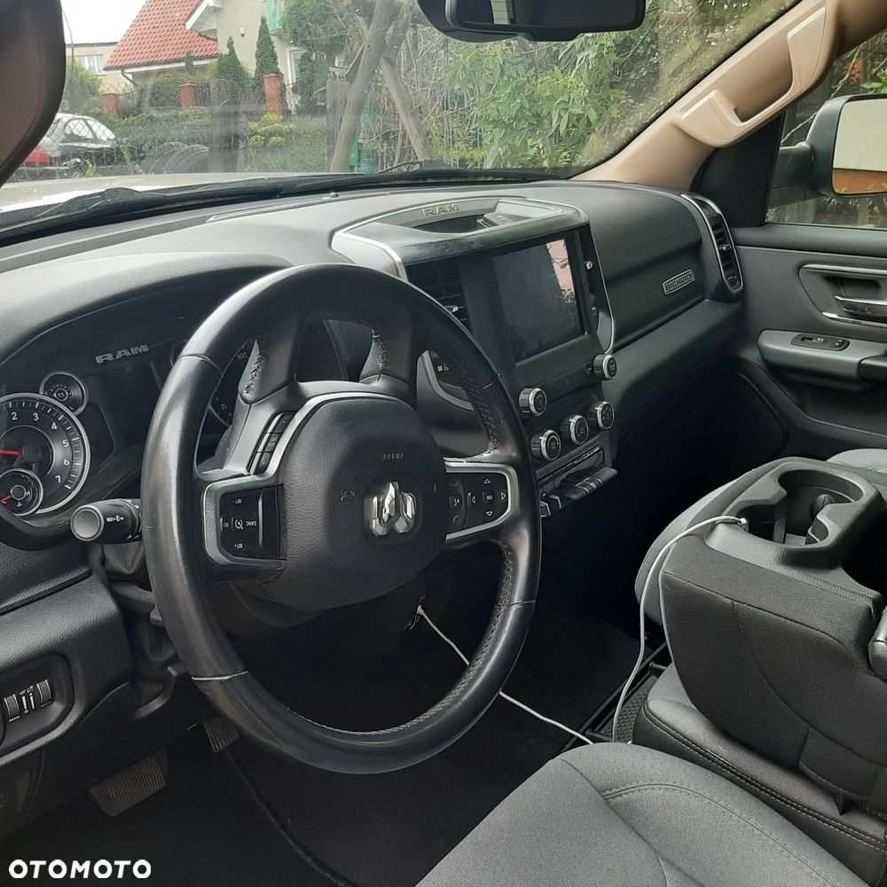 RAM 1500 Crew Cab Shortbed Bighorn - 17