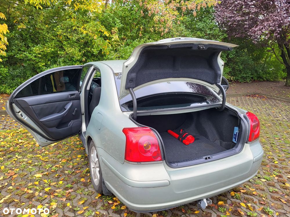 Toyota Avensis 1.6 VVT-i Luna - 5