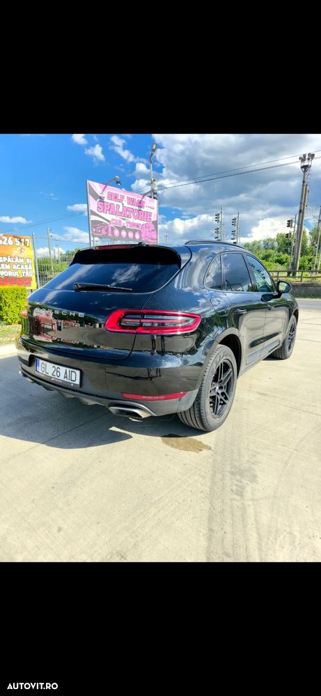 Porsche Macan Standard - 2