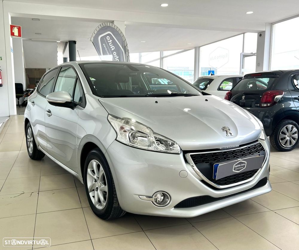 Peugeot 208 1.2 VTi SE Style - 1