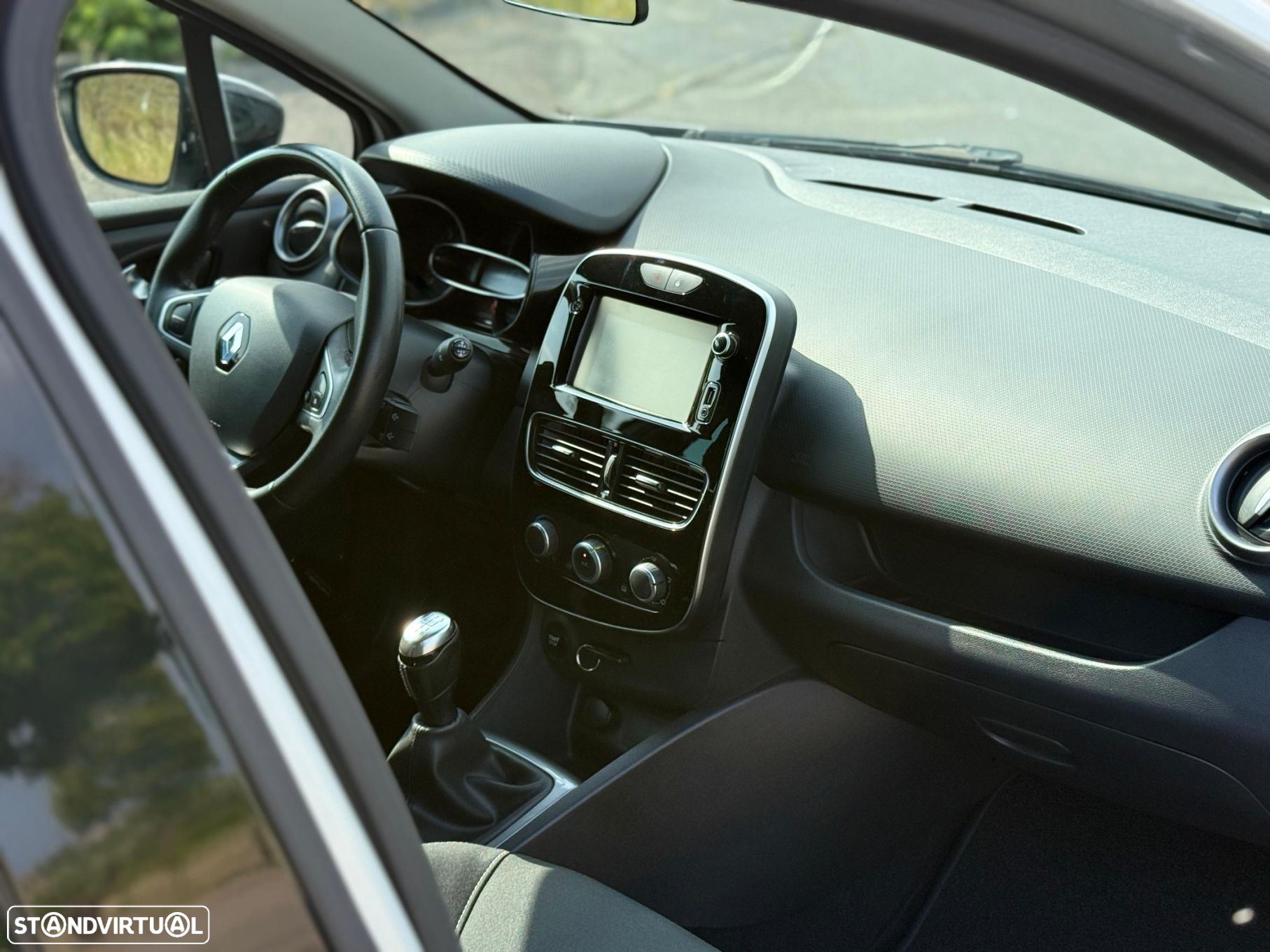 Renault Clio - 14