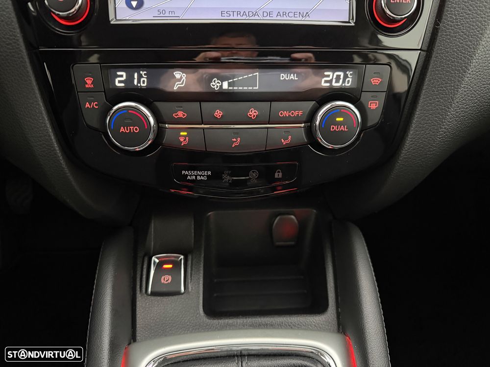 Nissan Qashqai 1.6 dCi ALL-MODE 4x4i N-Connecta - 13
