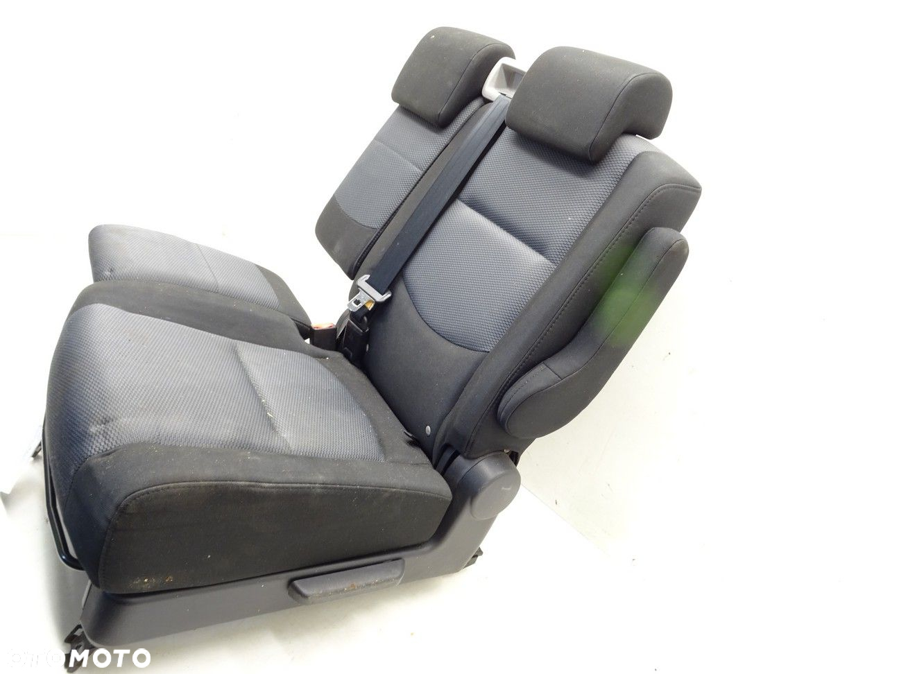 FOTEL TYLNY DRUGI RZĄD - 91.00 PLN - MAZDA 5 (CR19) 2005 - 2010 2.0 CD (CR19) 81 kW [110 KM] olej - 6