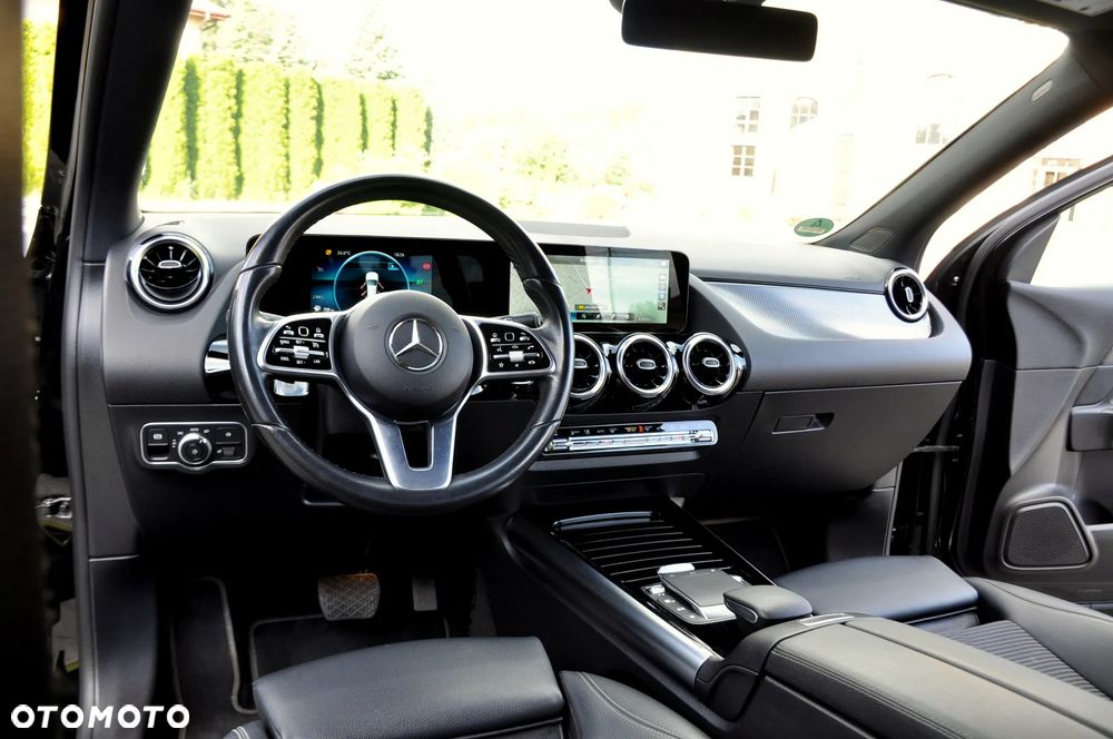 Mercedes-Benz GLA - 28