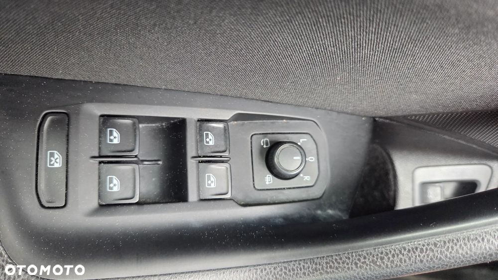 Volkswagen Passat - 13