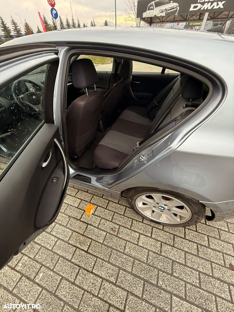 BMW Seria 1 120i - 12
