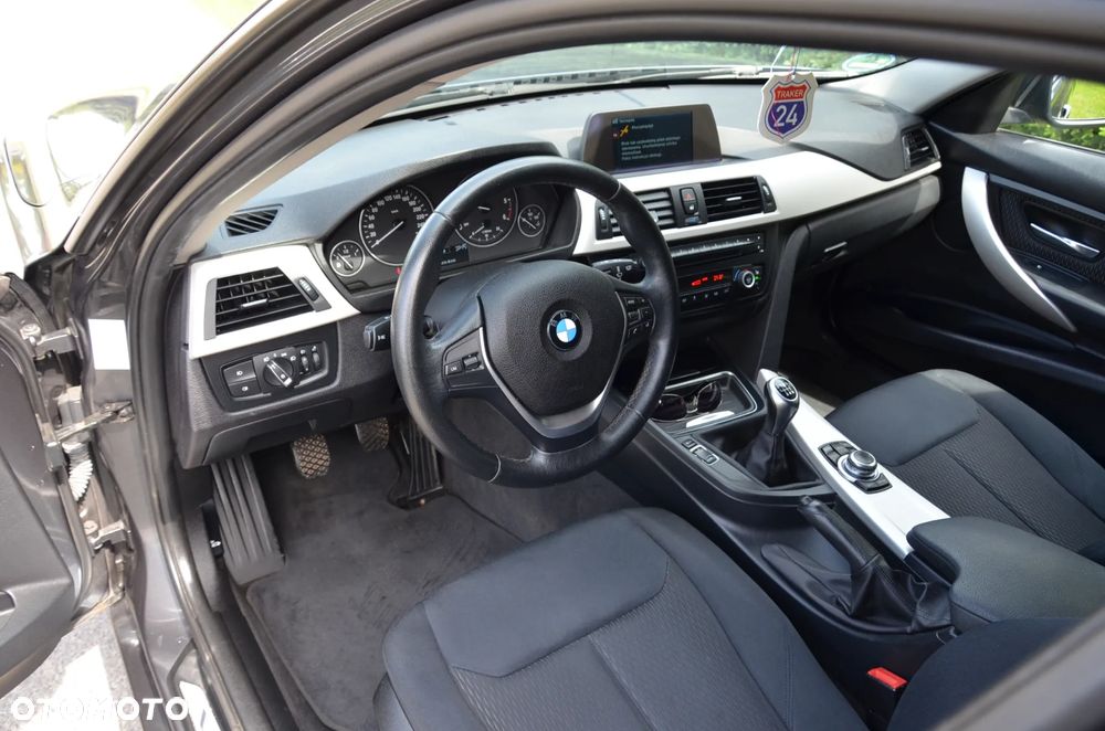 BMW Seria 3 318d Blue Performance Sport Line - 23
