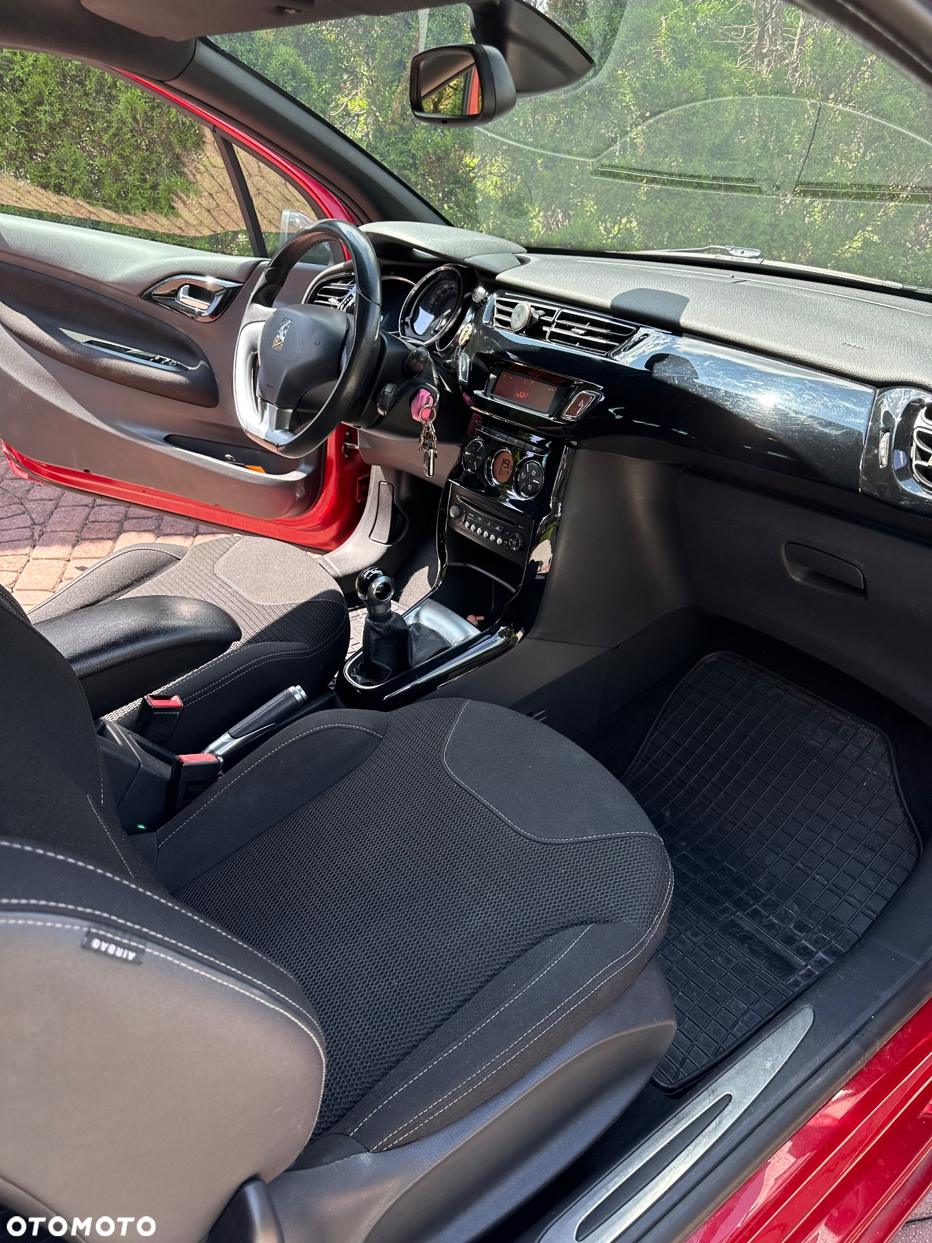 Citroën DS3 1.6 HDi SoChic - 27