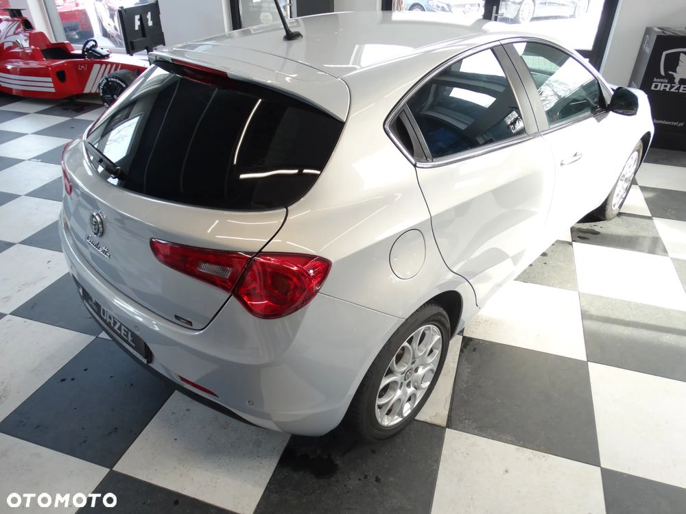 Alfa Romeo Giulietta 1.6 JTDM 16V TCT Super - 13