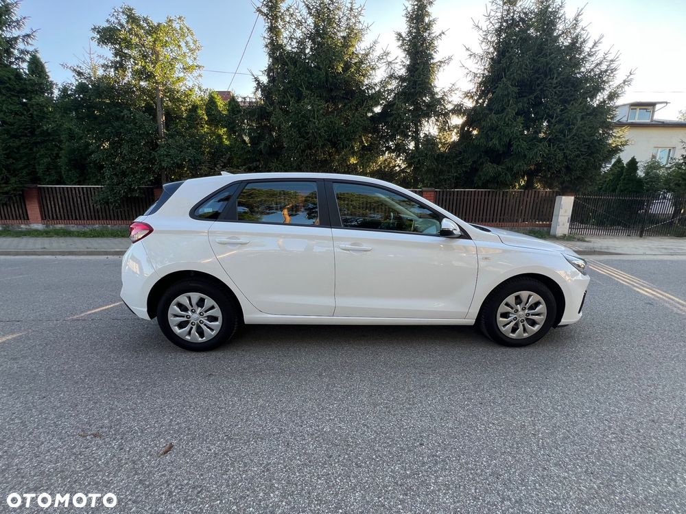 Hyundai i30 1.5 T-GDI 48V Classic + - 8