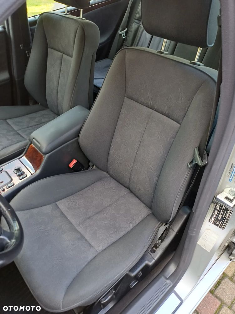 Mercedes-Benz Klasa E - 23