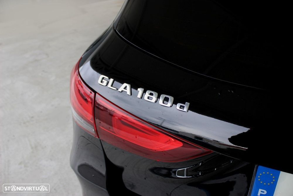 Mercedes-Benz GLA 180 d AMG Line - 13