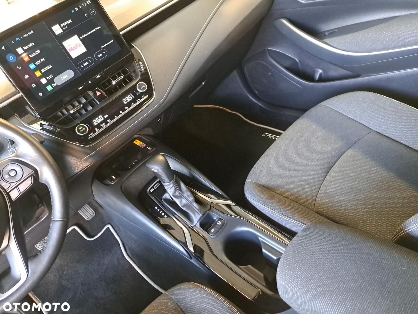 Toyota Corolla - 23