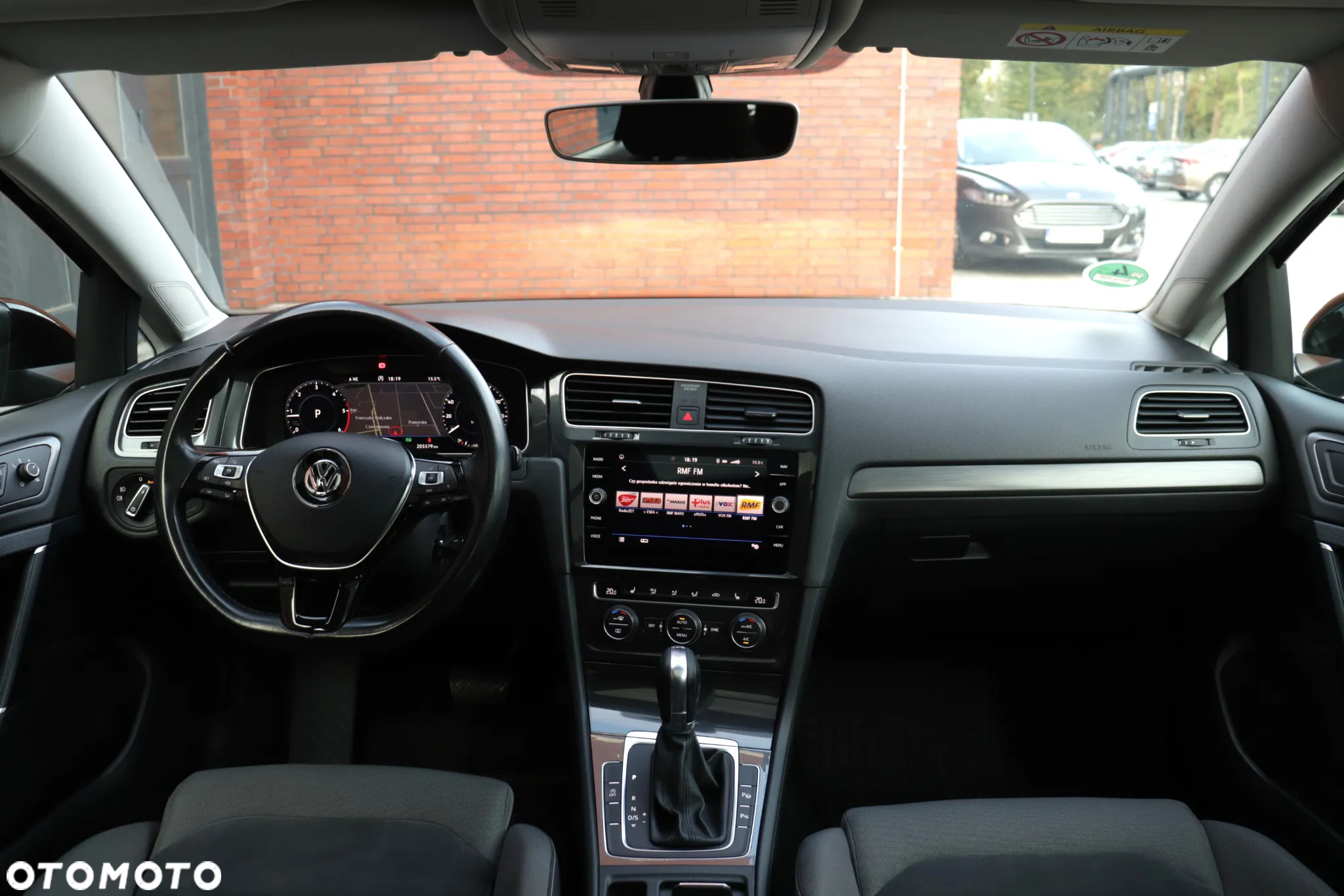 Volkswagen Golf 2.0 BlueTDI DSG Highline - 26