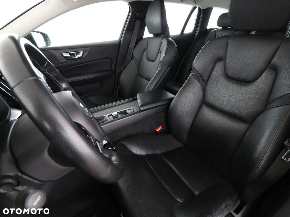 Volvo V60 D4 Momentum - 13