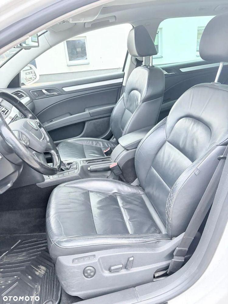 Skoda Superb 2.0 TDI Exclusive - 8