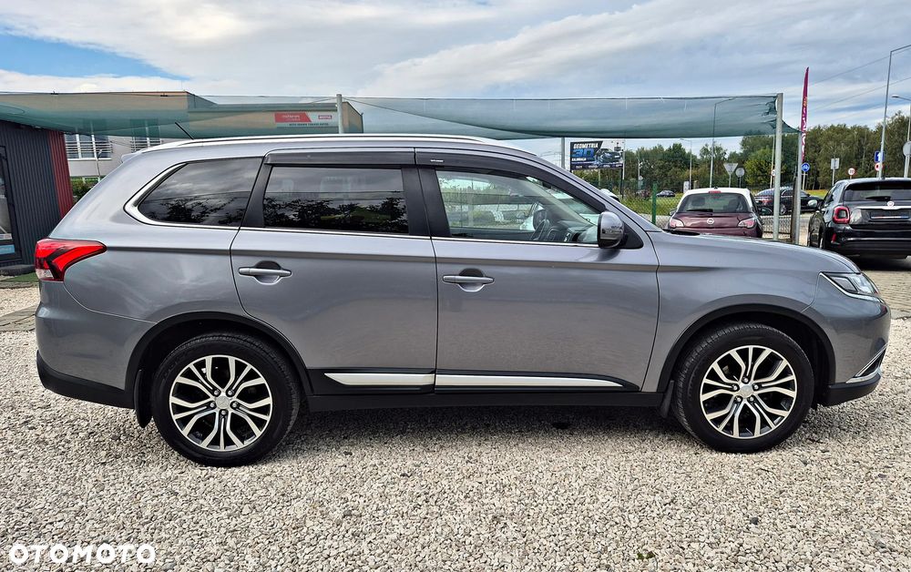 Mitsubishi Outlander 2.0 Invite + 2WD - 5