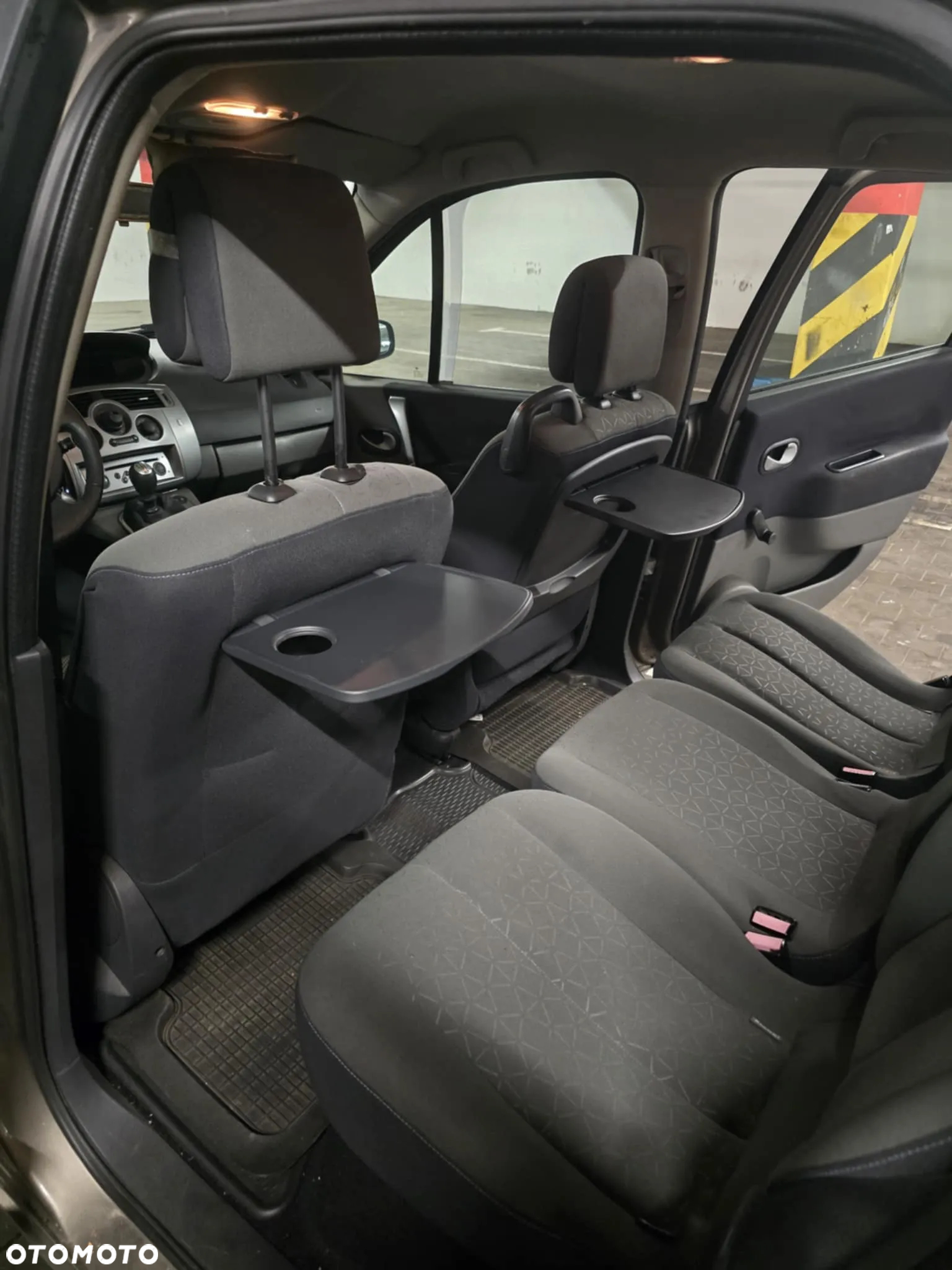 Renault Scenic 1.6 16V Authentique - 10