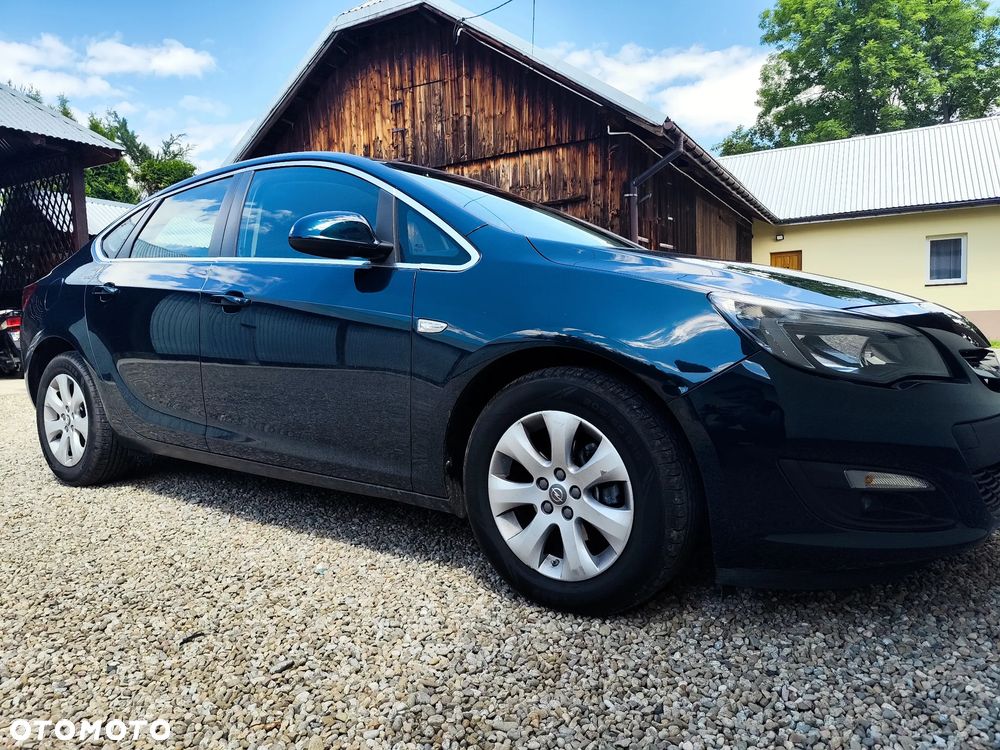 Opel Astra 1.4 T Executive EU6 - 6