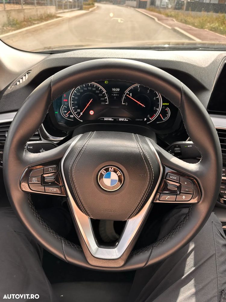 BMW Seria 5 520d xDrive Aut. - 13