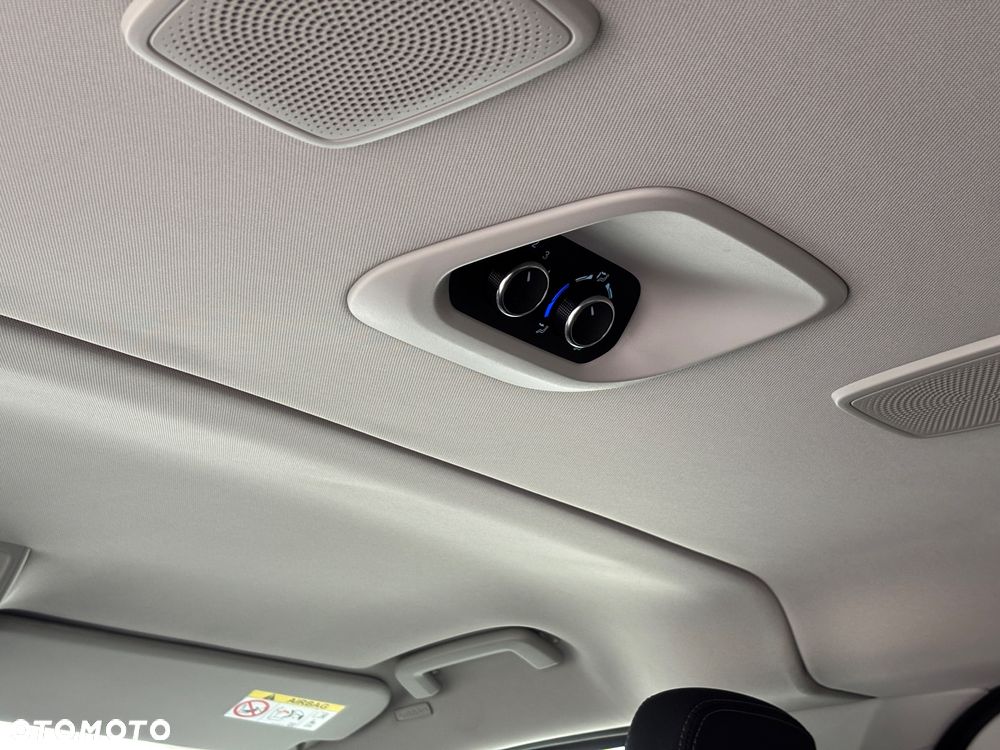 Ford Tourneo Custom 2.0 EcoBlue L2 Titanium - 25