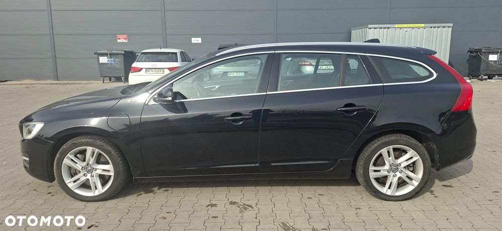 Volvo V60 D6 AWD Plug-in Hybrid Summum - 27