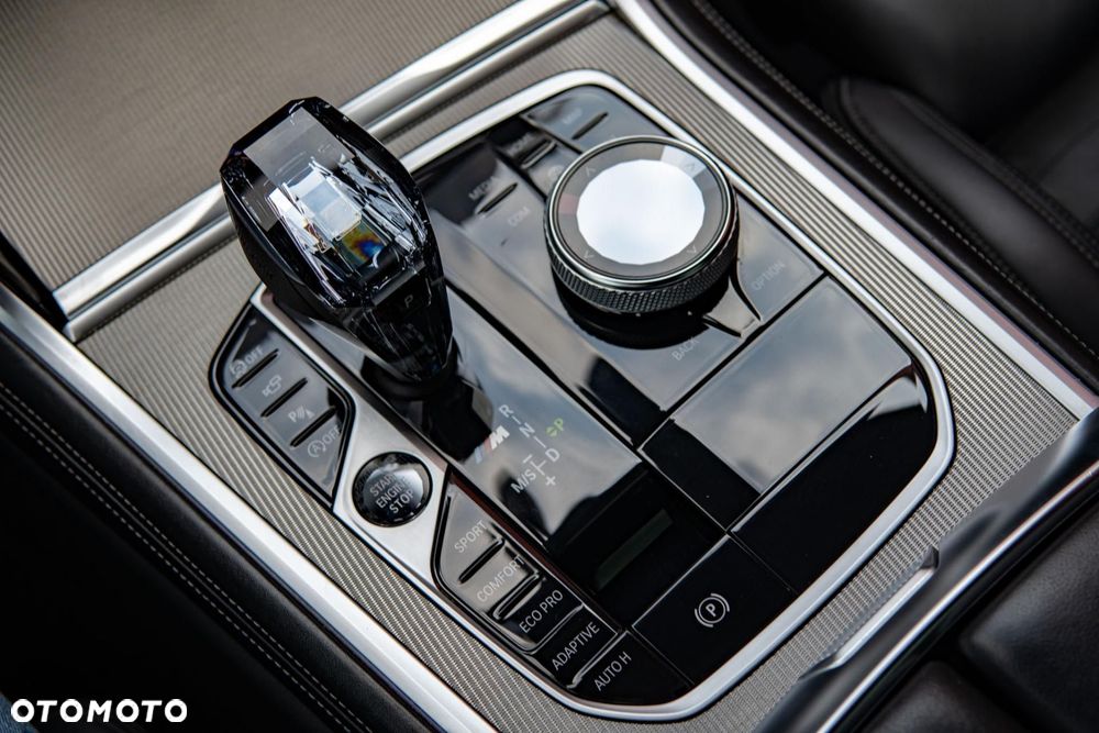 BMW Seria 8 M850i xDrive - 25