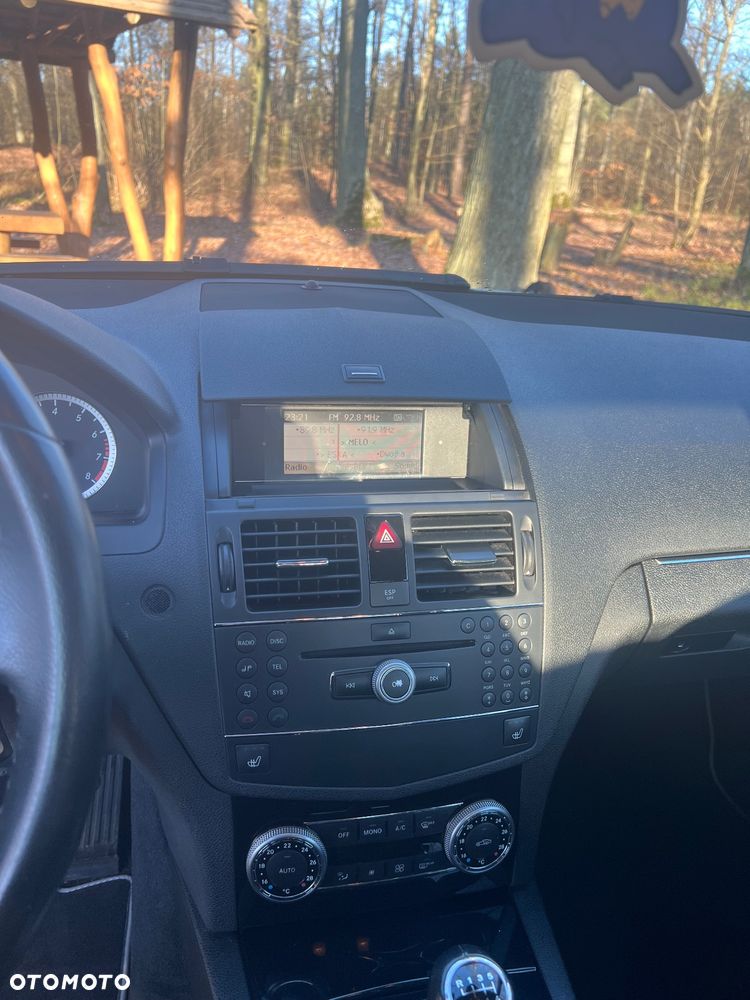 Mercedes-Benz Klasa C 180 Kompressor BlueEFFICIENCY Elegance - 34