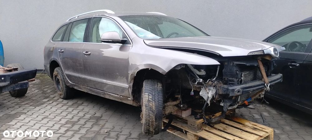 Skoda Superb 2.0 TDI Elegance - 10