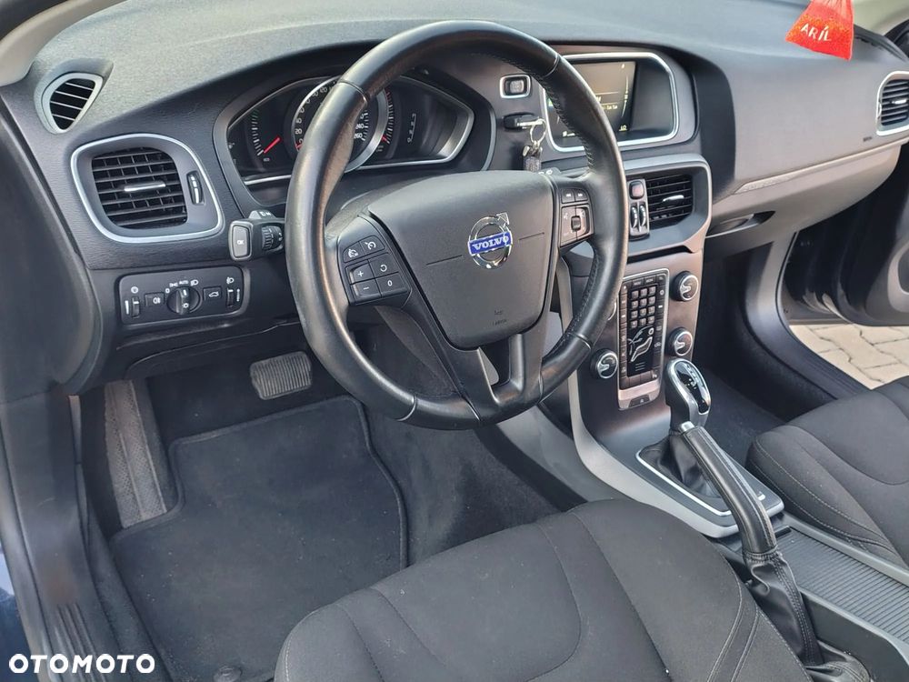 Volvo V40 Cross Country - 22