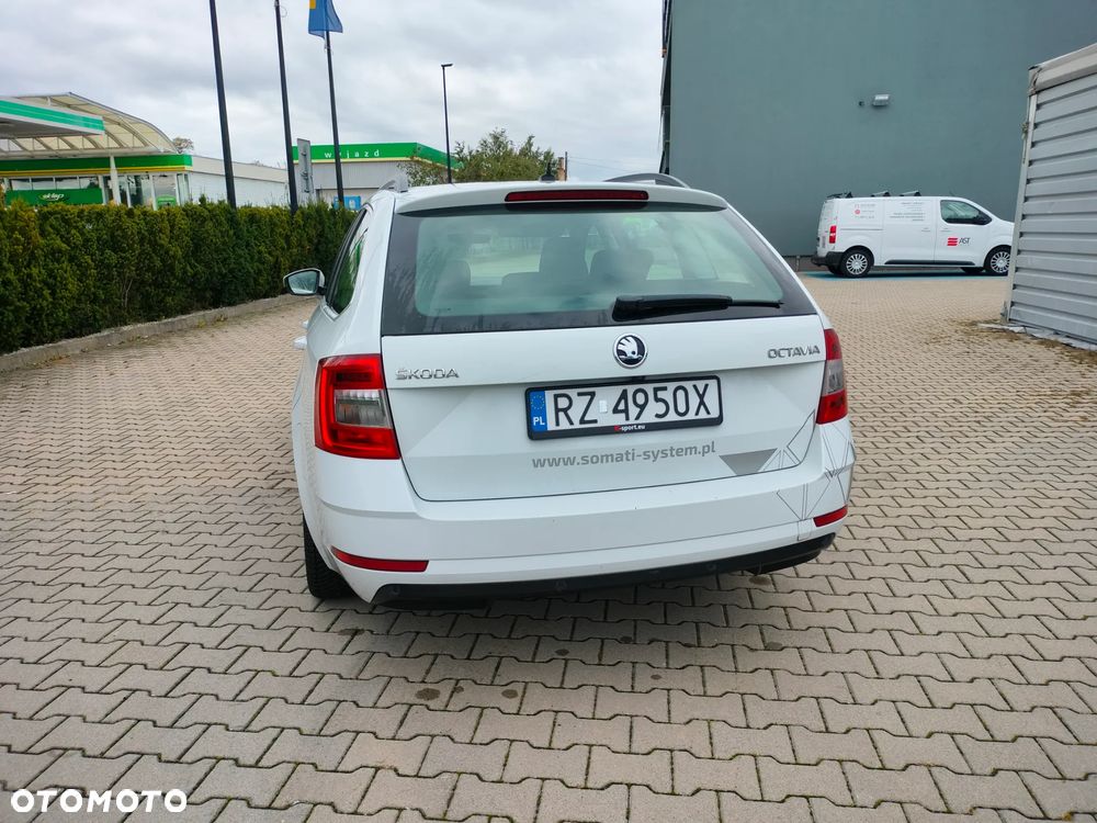 Skoda Octavia 2.0 TDI Style DSG - 6