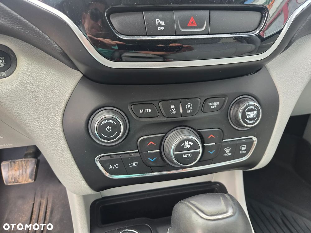 Jeep Cherokee 3.2 V6 Pentastar Active Drive I Automatik Limited - 27