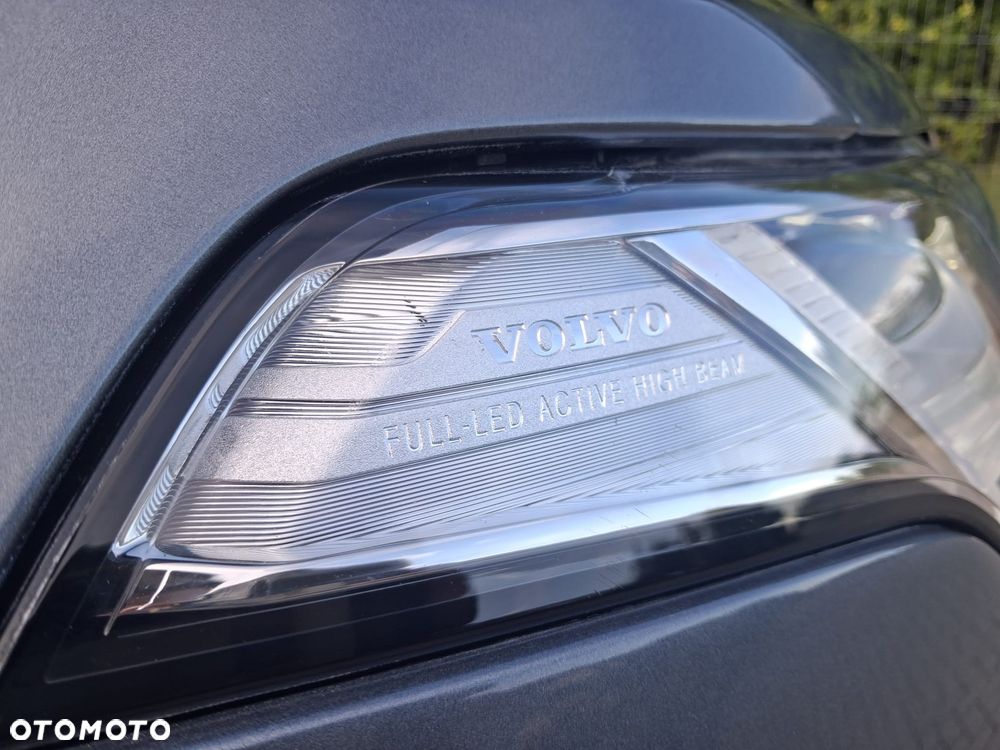 Volvo XC 90 T6 AWD Momentum 7os - 28