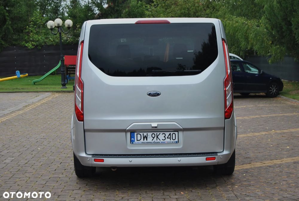 Ford Tourneo Custom - 18