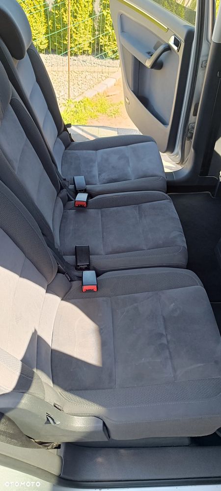 Volkswagen Touran 2.0 TDI DPF Highline DSG - 10
