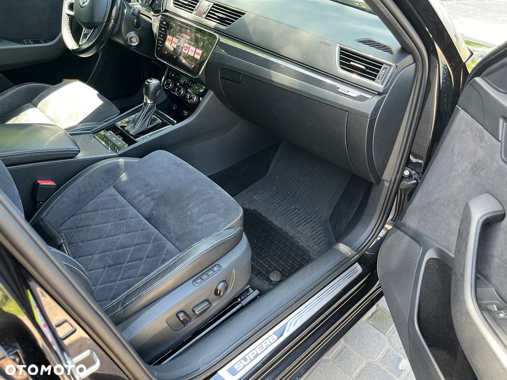 Skoda Superb 2.0 TDI 4x4 DSG Sportline - 11