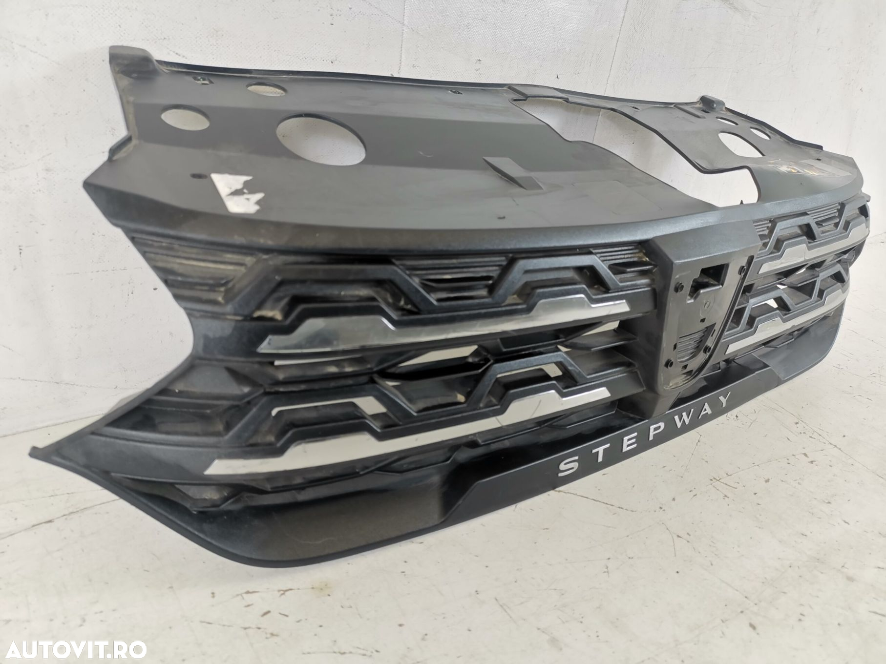 Grila Radiator Dacia  Sandero 3 2020 2021 2022 Originala In Stare Buna - 2