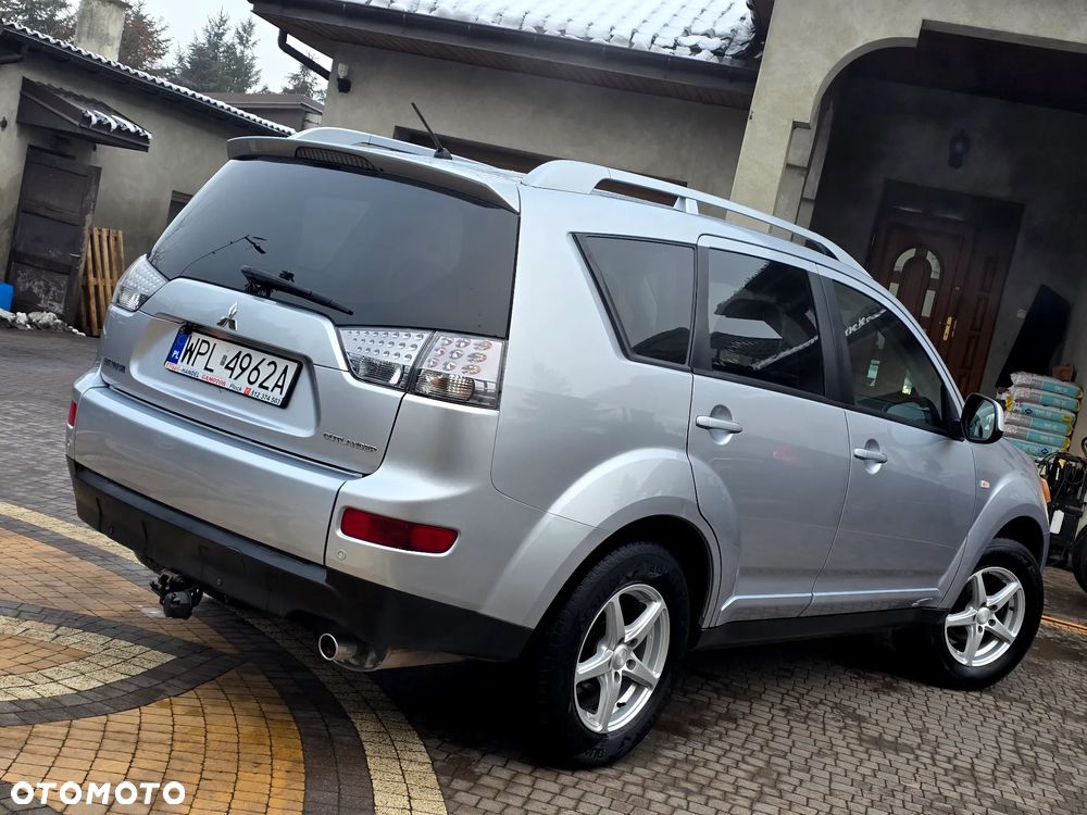 Mitsubishi Outlander - 4
