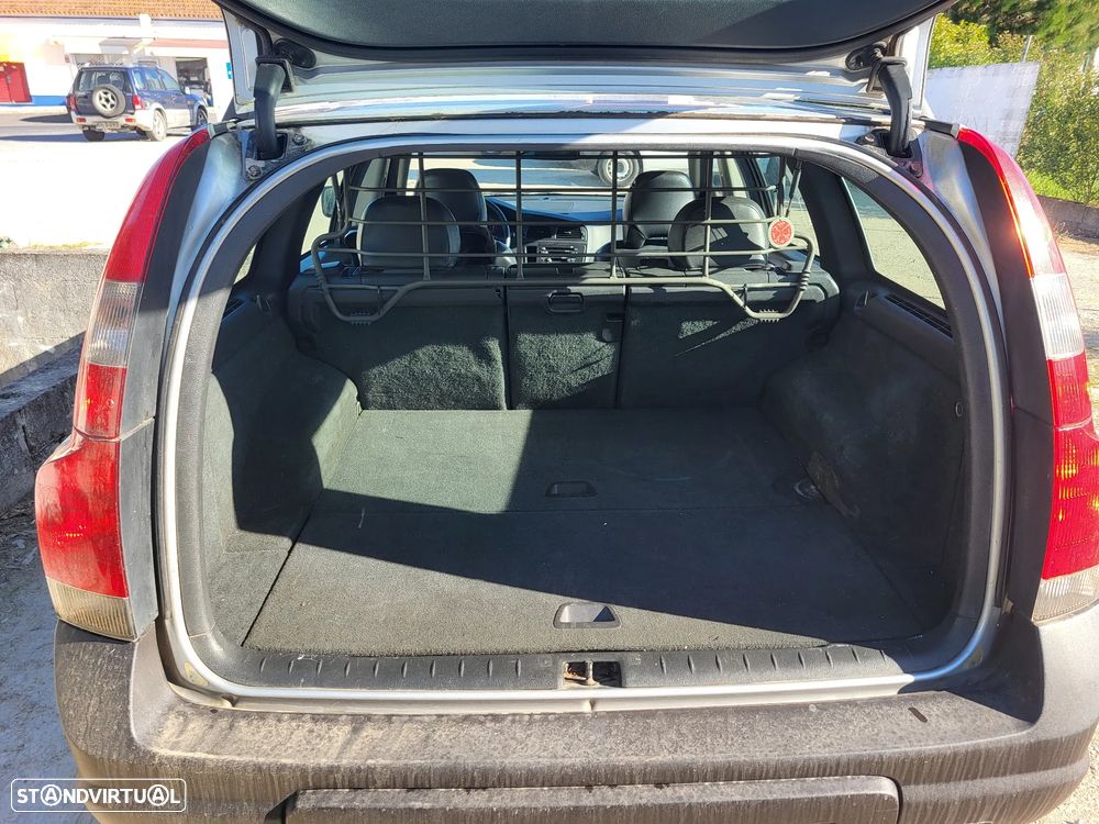 Volvo XC 70 D5 Nivel 2 Auto. - 5