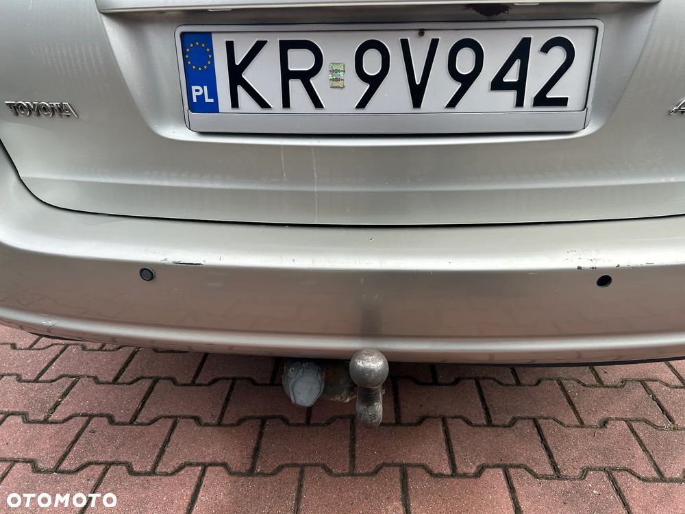 Toyota Avensis 1.8 VVT-i Luna - 11