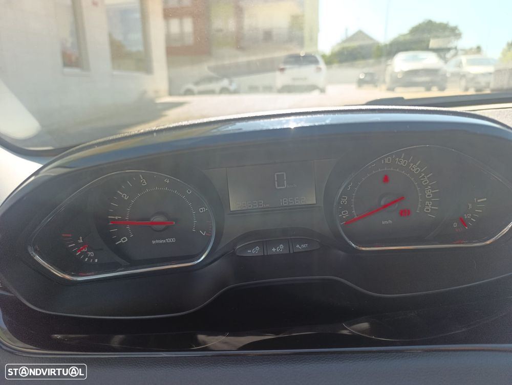 Peugeot 208 1.2 VTi Allure - 14