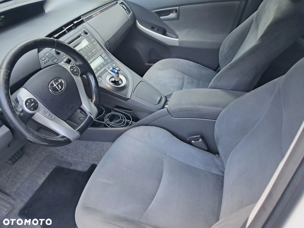 Toyota Prius 1.8 HSD Premium - 35