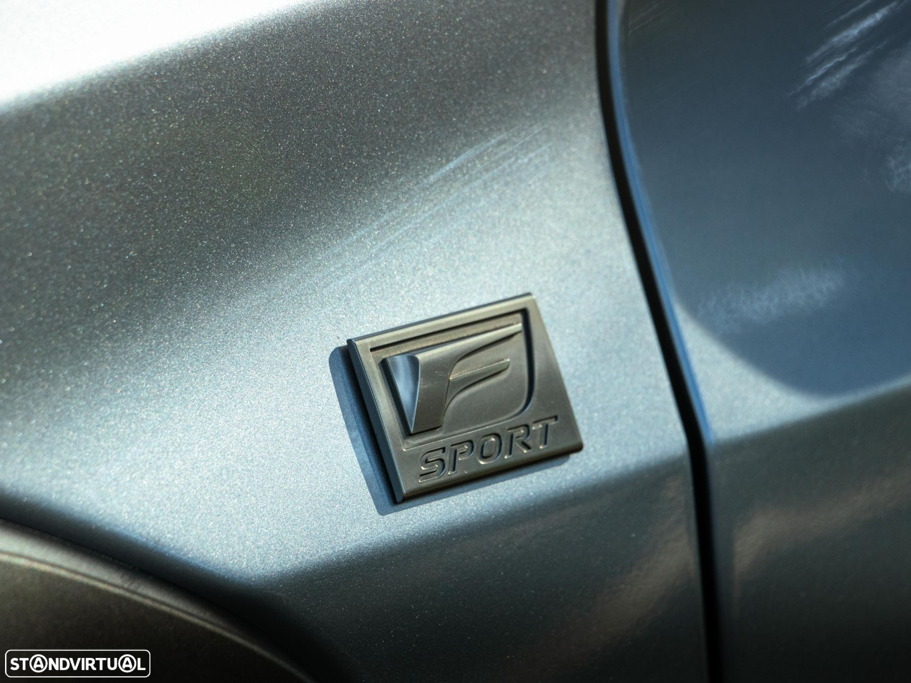 Lexus ux-250h Sport - 39