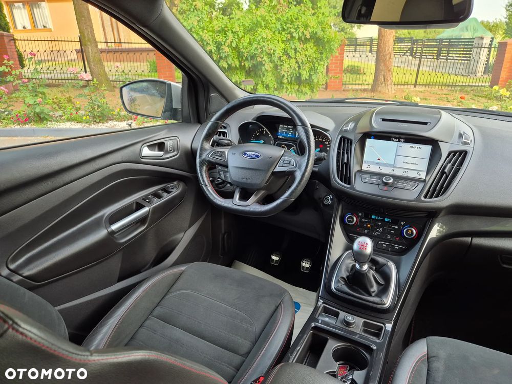 Ford Kuga 2.0 TDCi 4x4 ST-Line - 24