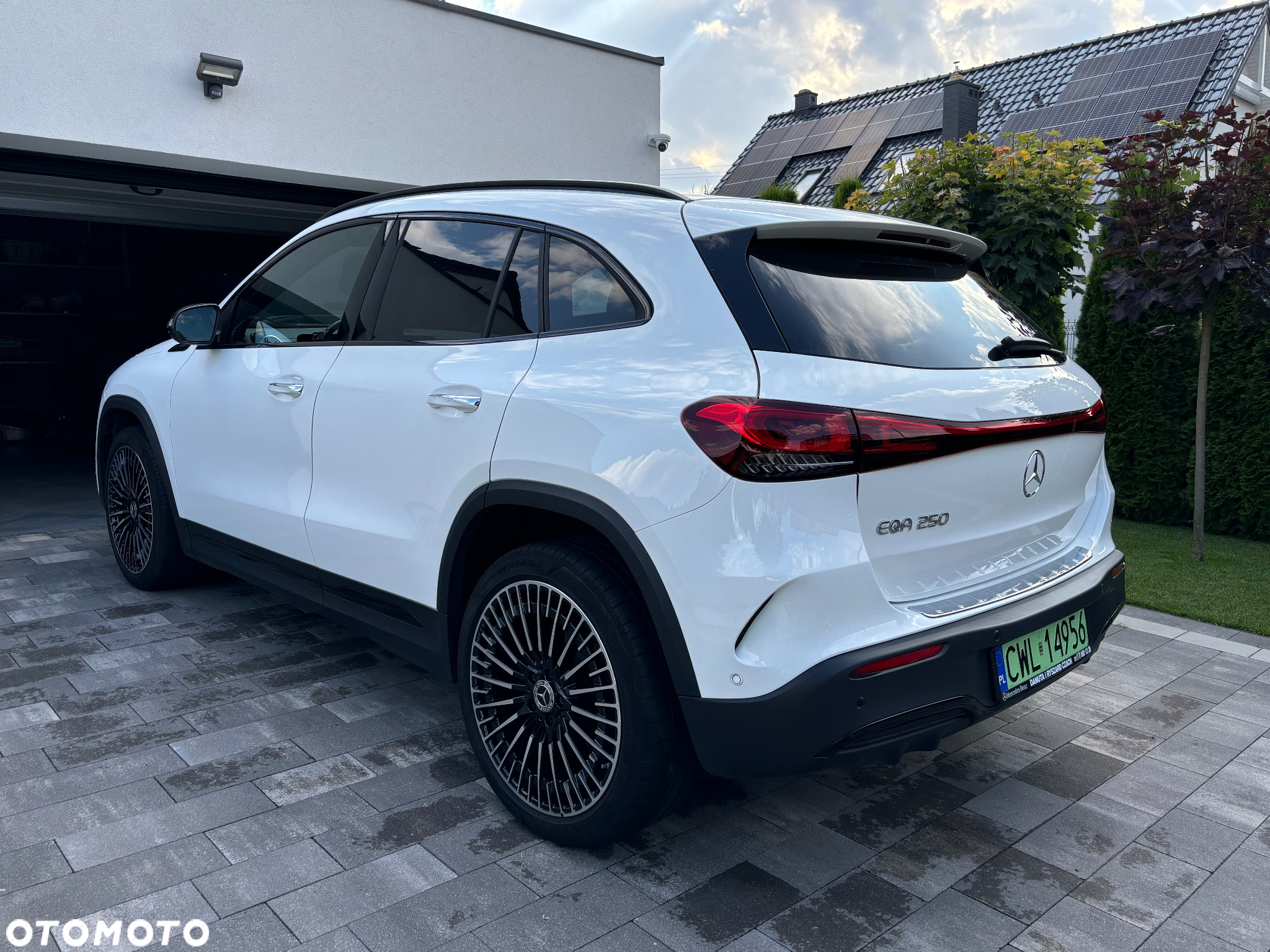 Mercedes-Benz EQA - 25